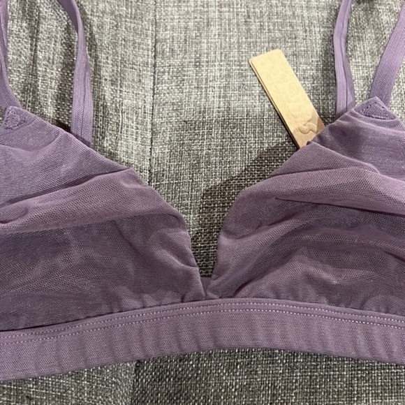 Skims Summer Mesh Bra - Picture 2 of 6